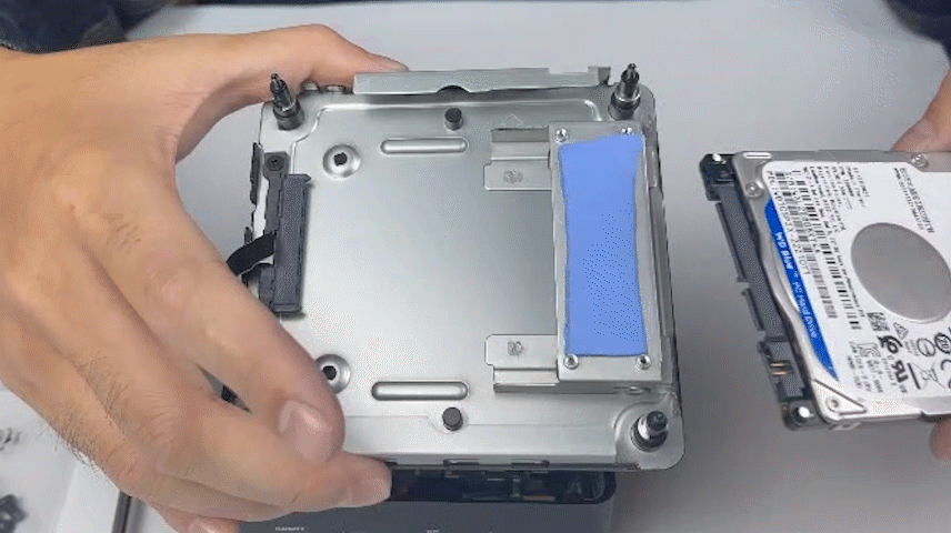 Mini-PC GEEKOM Mini IT8 SE installer HDD