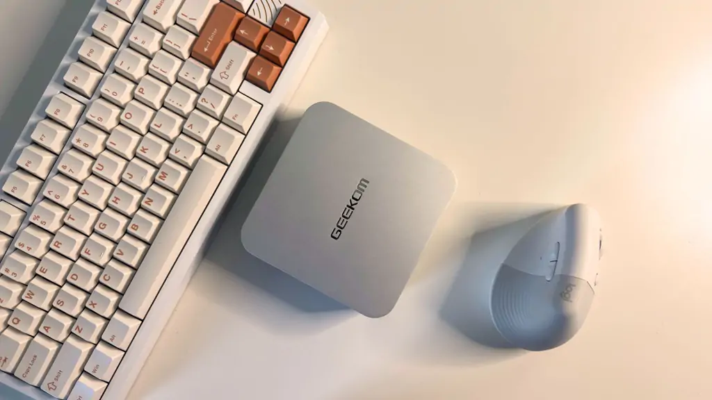fanless mini pc geekom