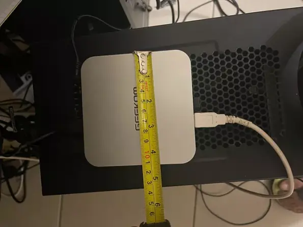 mini-pc-vs-ordinateur-de-bureau-petit-espace-bureau